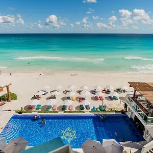 *turquoise Escape- Beachfront By Casa Paraiso* Apartment Cancun