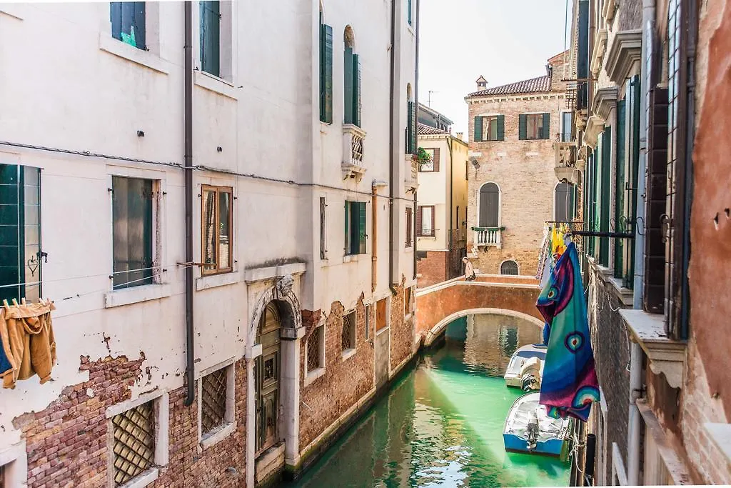 Lustraferi Apartment Venezia Italia